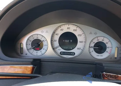 2009 Mercedes-Benz E 550 из США, поврежденный, VIN WDBUF72XX9B409478